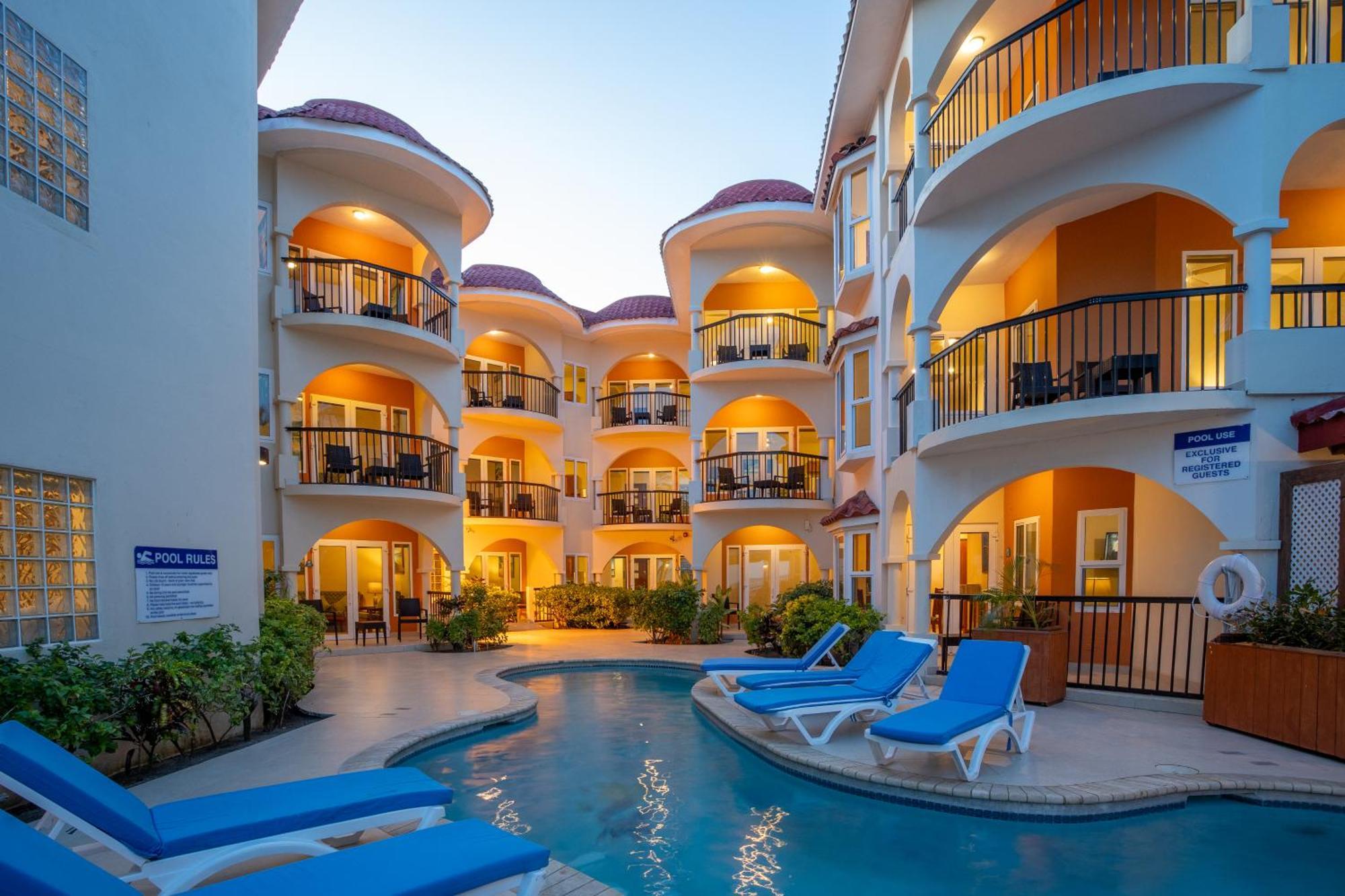 Sunbreeze Suites San Pedro  Εξωτερικό φωτογραφία