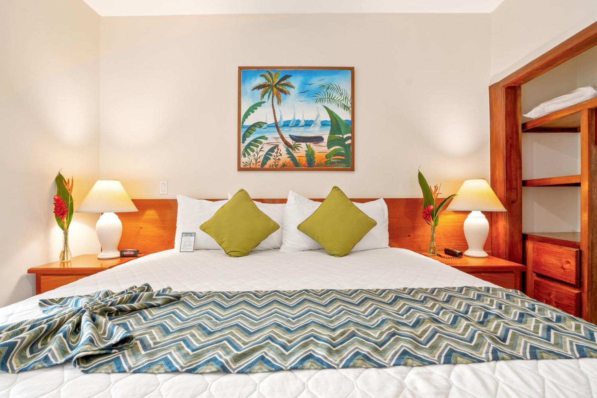 Sunbreeze Suites San Pedro  Εξωτερικό φωτογραφία