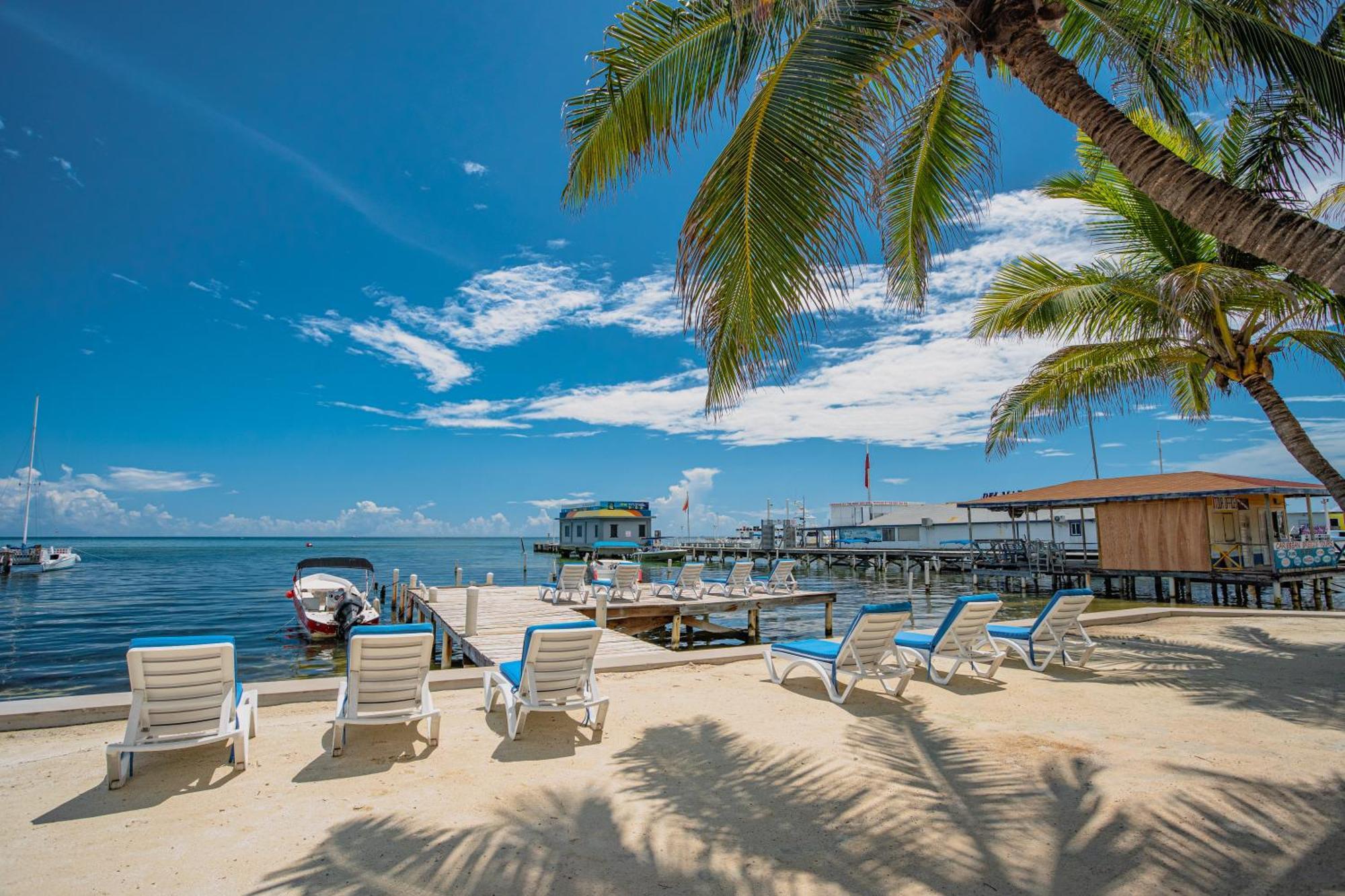 Sunbreeze Suites San Pedro  Εξωτερικό φωτογραφία