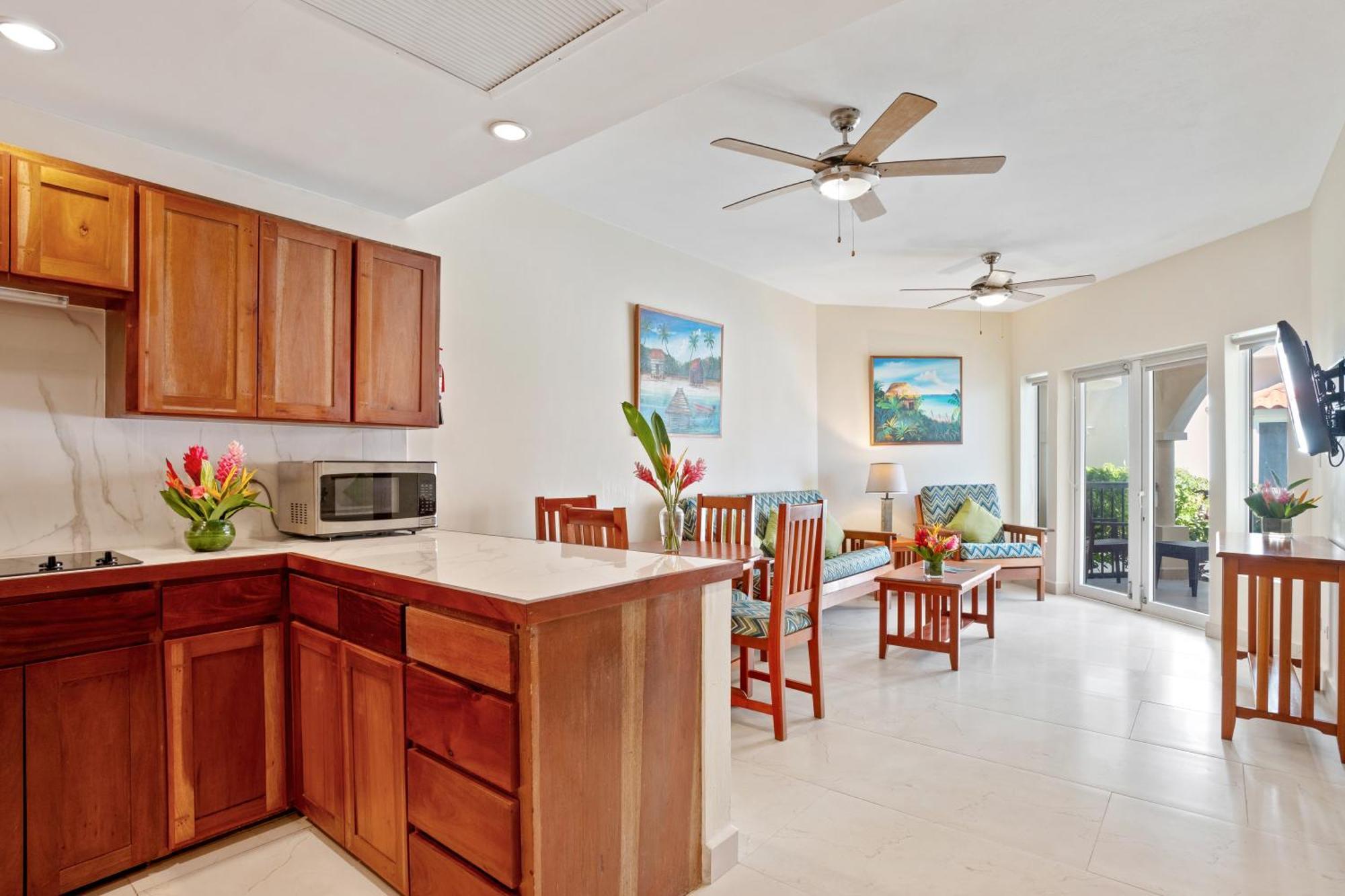 Sunbreeze Suites San Pedro  Εξωτερικό φωτογραφία